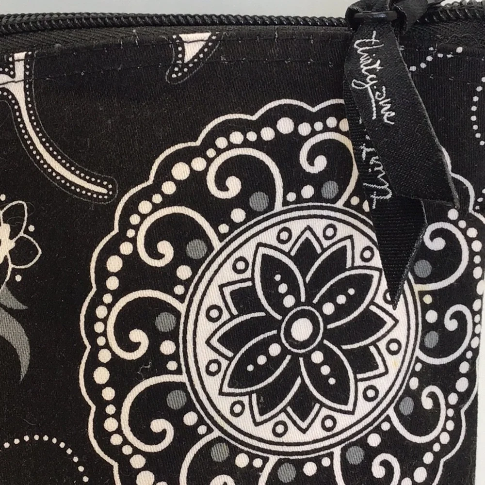 Thirty One Zipper Pouch Onyx Medallion NWOT